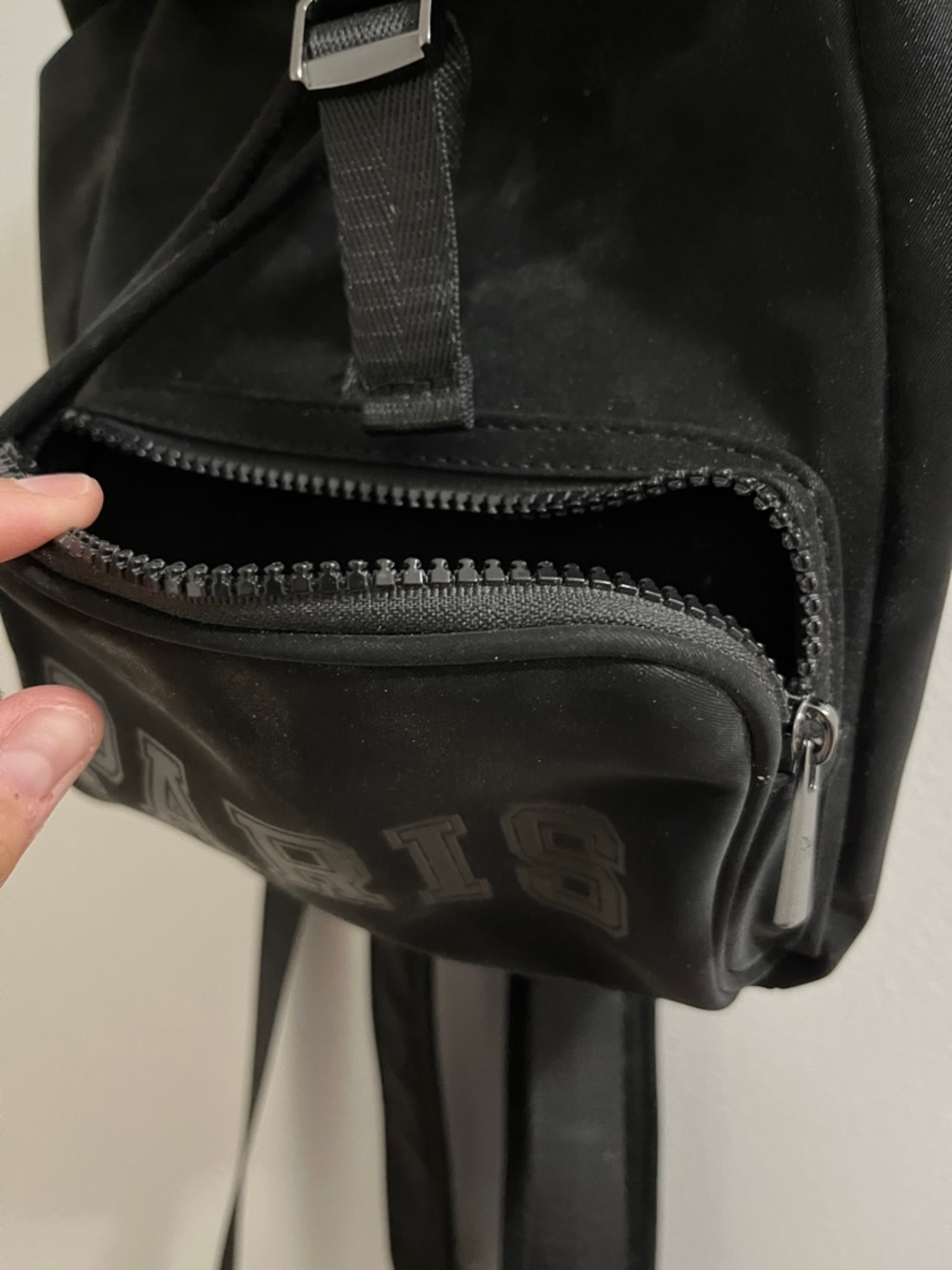 Paris Hilton Black Bag - Picture 2 of 5